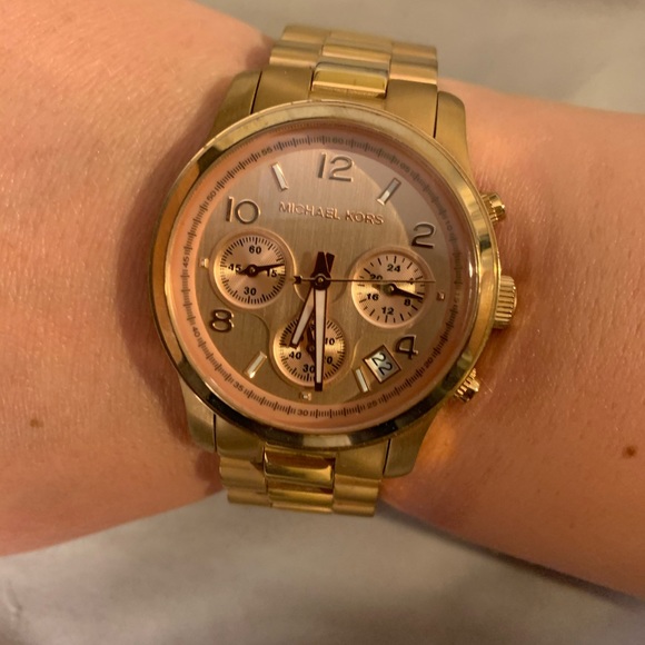 Michael Kors Watch - rose gold - LIKE NEW!! - Picture 2 of 7